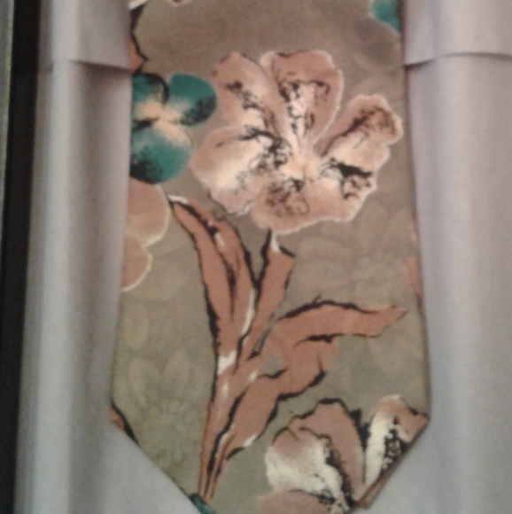 ๐บ Oscar de la Renta Floral Tie ๐บ - Picture 5 of 6